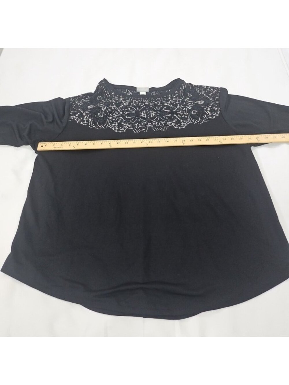 Ava & Viv Black Tunic Top Sheer Mesh Yoke Silver Foil Mandala Plus Size 2X - Picture 6 of 10